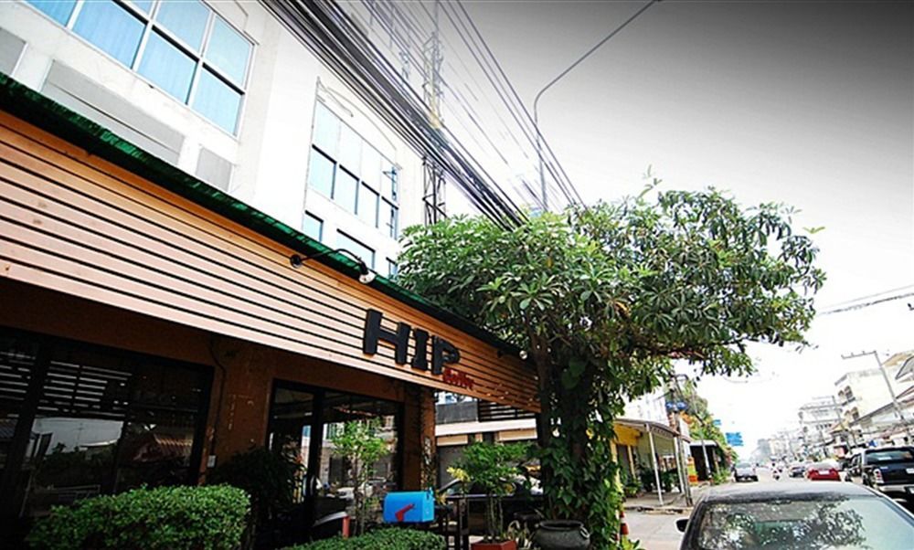 Hip Inn Coffee Phitsanulok Extérieur photo